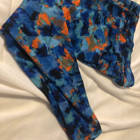 Fun colorful aerobic leggings. Size large - Picture 4 of 6
